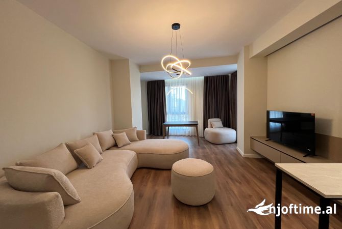 Shtepi me qera 2+1 ne Tirane - 1,000 Euro