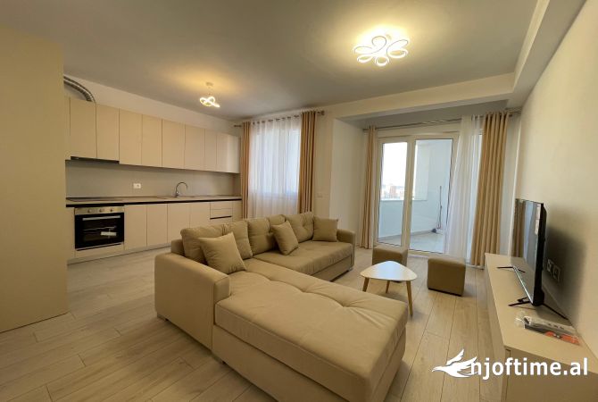 Shtepi me qera 2+1 ne Tirane - 65,000 Leke
