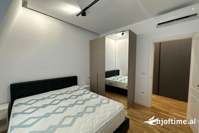 Shtepi me qera 2+1 ne Tirane - 2,000 Euro