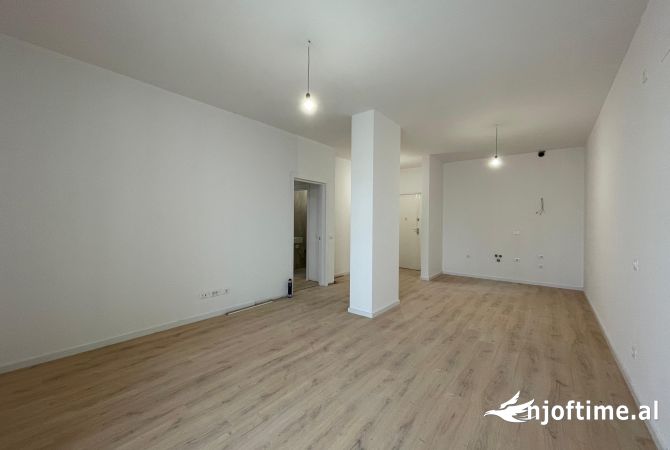 Shtepi me qera 2+1 ne Tirane - 1,000 Euro