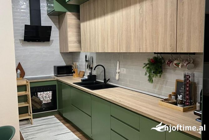 Shtepi me qera 2+1 ne Tirane - 1,300 Euro