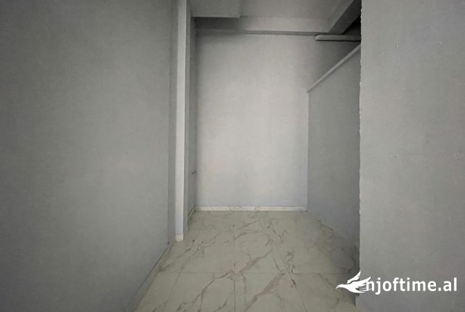 Ambient biznesi me qera 1+1 ne Tirane - 2,500 Euro