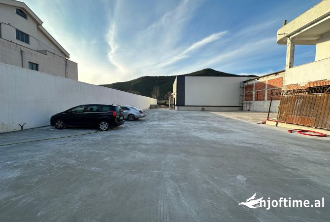 Ambient biznesi me qera 4+1 ne Tirane - 4,000 Euro