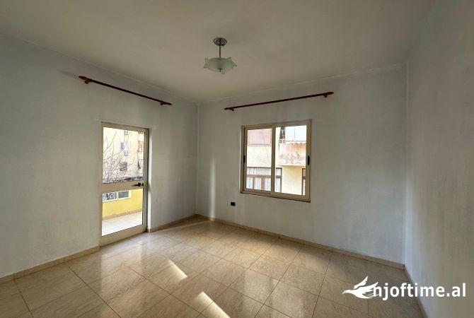 Shtepi me qera 3+1 ne Tirane - 800 Euro