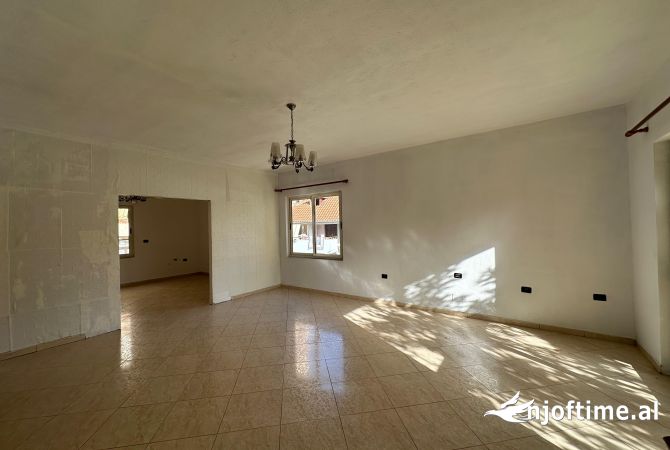 Shtepi me qera 3+1 ne Tirane - 800 Euro