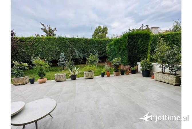 Shtepi ne shitje Apartament ne Tirane, 2+1, Mobilimi E mobiluar, Pagesa 420,000  Euro.