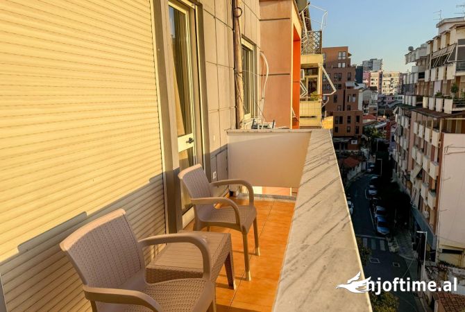 Shtepi ne shitje Apartament ne Tirane, 1+1, Mobilimi E mobiluar, Pagesa 182,800  Euro.