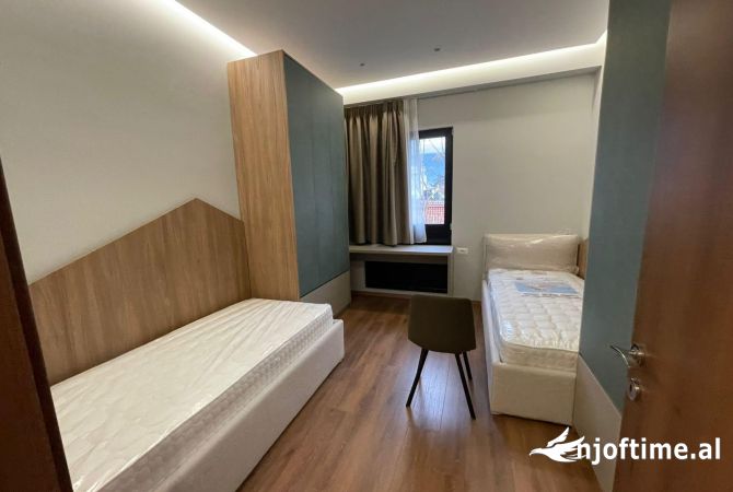 Shtepi me qera 2+1 ne Tirane - 750 Euro