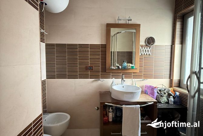 Shtepi ne shitje 2+1 ne Tirane - 360,000 Euro