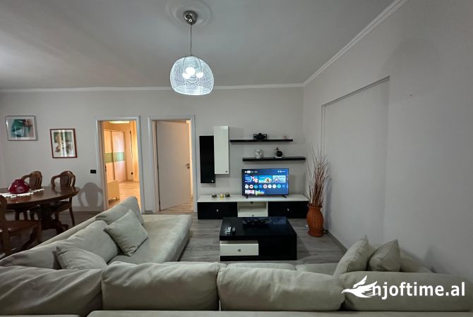 Shtepi me qera 2+1 ne Tirane - 700 Euro