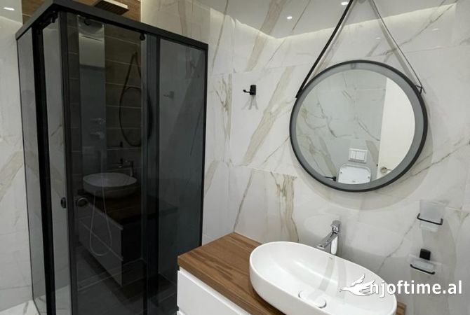 Shtepi ne shitje Apartament ne Tirane, 2+1, Mobilimi E mobiluar, Pagesa 210,000  Euro.