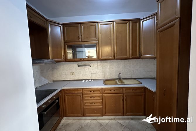 Shtepi me qera 2+1 ne Tirane - 700 Euro