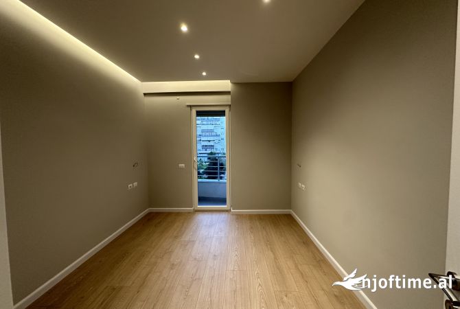 Shtepi me qera 2+1 ne Tirane - 1,300 Euro