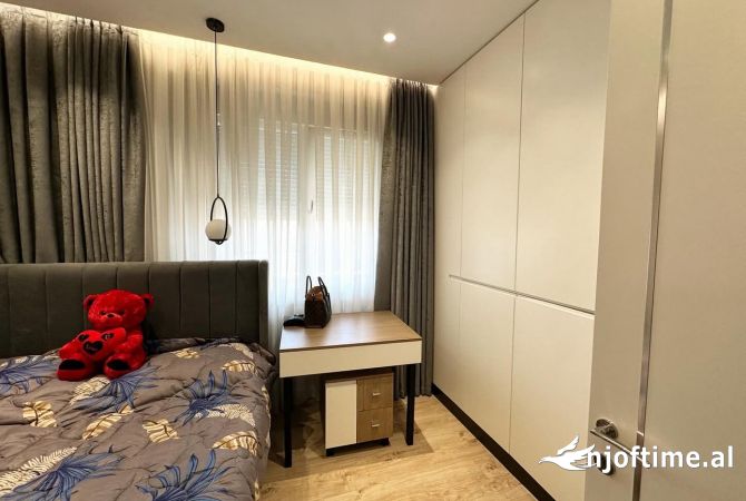 Shtepi ne shitje Apartament ne Tirane, 2+1, Mobilimi E mobiluar, Pagesa 337,000  Euro.