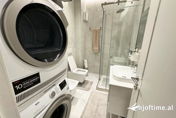 Shtepi ne shitje Apartament ne Tirane, 2+1, Mobilimi E mobiluar, Pagesa 337,000  Euro.