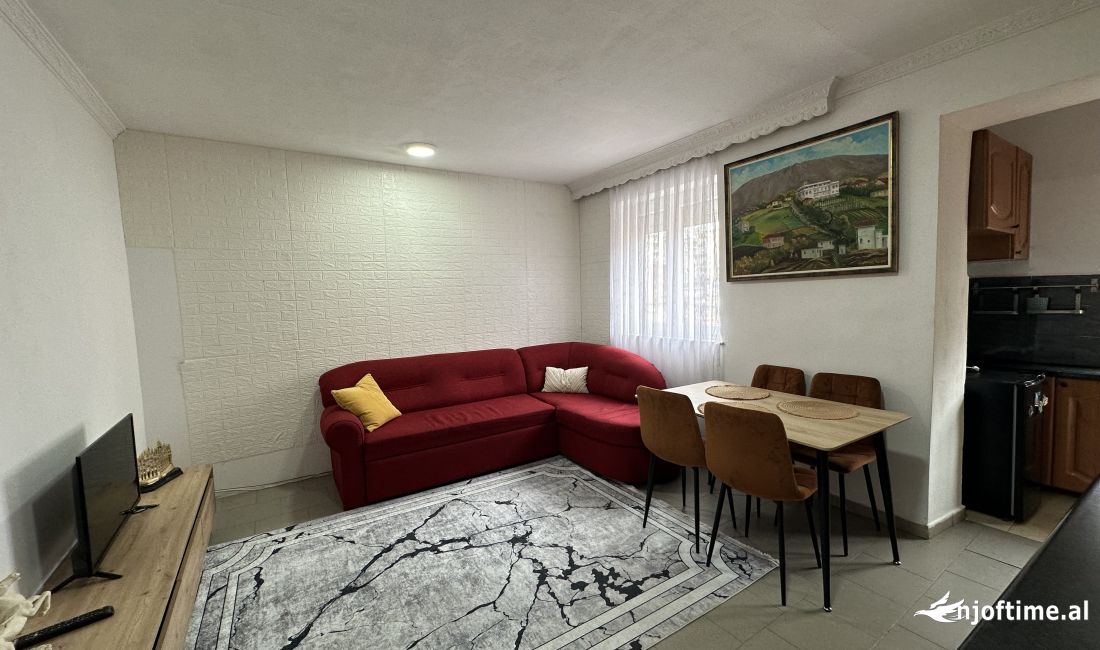 Shtepi me qera Apartament ne Tirane, 1+1, Mobilimi E mobiluar, Pagesa 500  Euro.