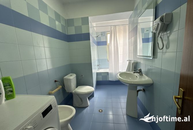 Shtepi me qera Apartament ne Tirane, 1+1, Mobilimi E mobiluar, Pagesa 500  Euro.