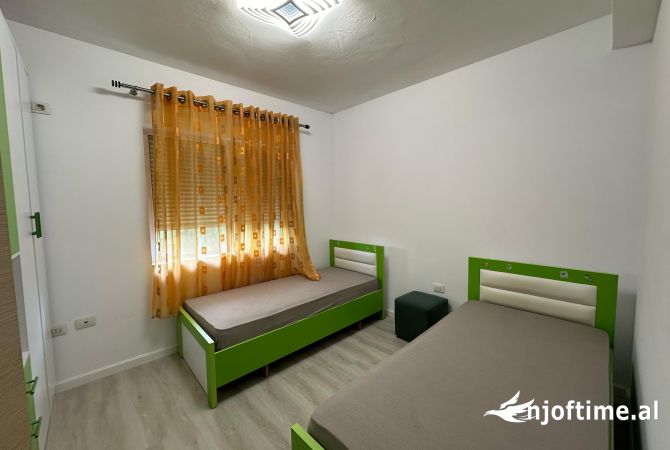 Shtepi me qera Apartament ne Tirane, 2+1, Mobilimi E mobiluar, Pagesa 630  Euro.