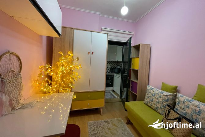 Shtepi me qera Apartament ne Tirane, 2+1, Mobilimi E mobiluar, Pagesa 850  Euro.