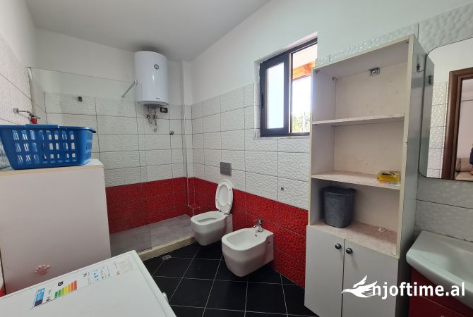 Shtepi me qera Apartament ne Tirane, 2+1, Mobilimi E mobiluar, Pagesa 50,000  Leke.