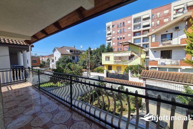 Shtepi me qera Apartament ne Tirane, 2+1, Mobilimi E mobiluar, Pagesa 50,000  Leke.