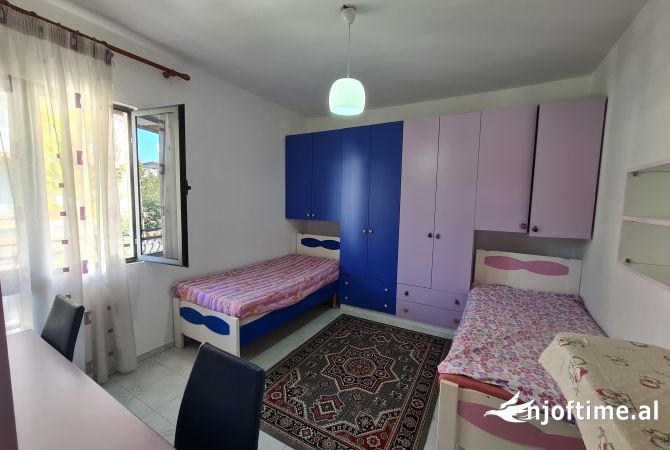 Shtepi me qera Apartament ne Tirane, 2+1, Mobilimi E mobiluar, Pagesa 50,000  Leke.