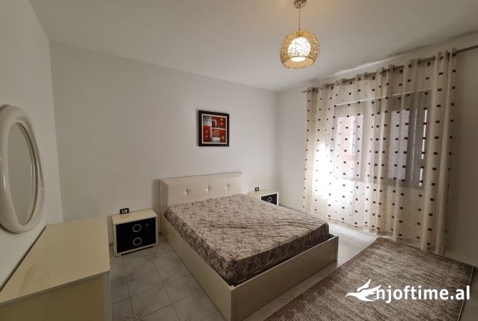 Shtepi me qera Apartament ne Tirane, 2+1, Mobilimi E mobiluar, Pagesa 50,000  Leke.