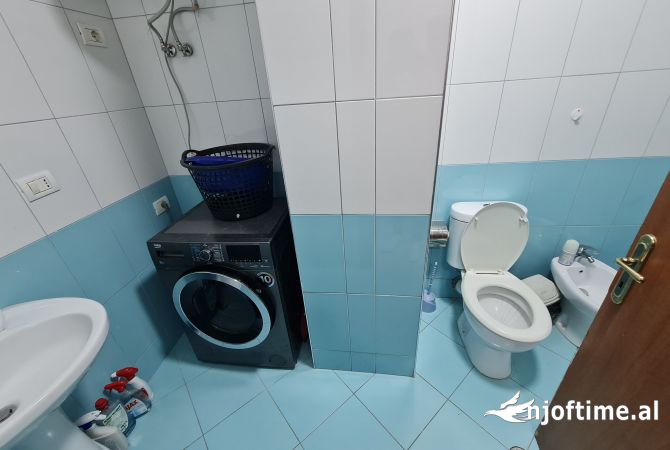 Shtepi me qera Apartament ne Tirane, 2+1, Mobilimi E mobiluar, Pagesa 430  Euro.