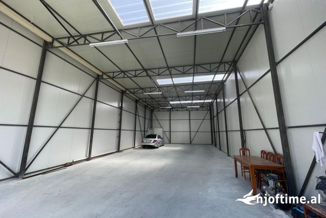 Ambient biznesi me qera 4+1 ne Tirane - 100,000 Leke