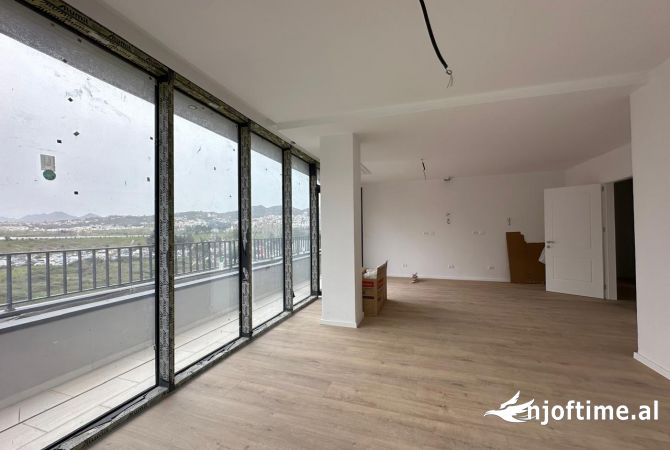 Ambient biznesi me qera 3+1 ne Tirane - 150,000 Leke