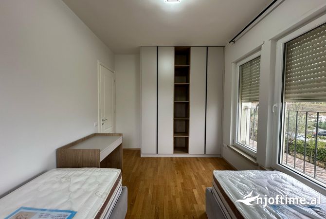 Shtepi me qera Apartament ne Tirane, 2+1, Mobilimi Pjeserisht e mobiluar, Pagesa 1,200  Euro.