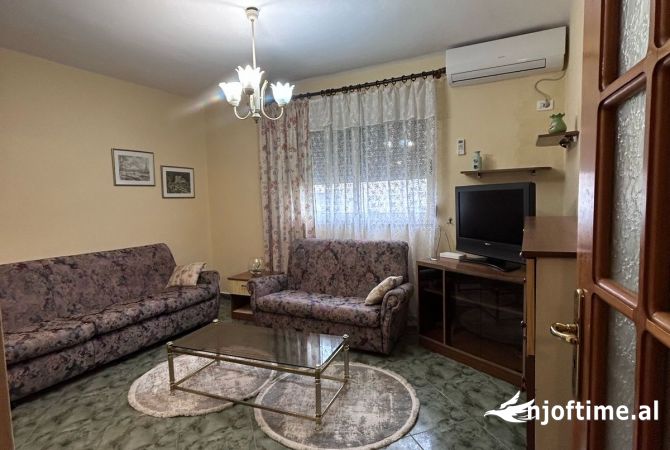 Shtepi me qera 2+1 ne Tirane - 550 Euro