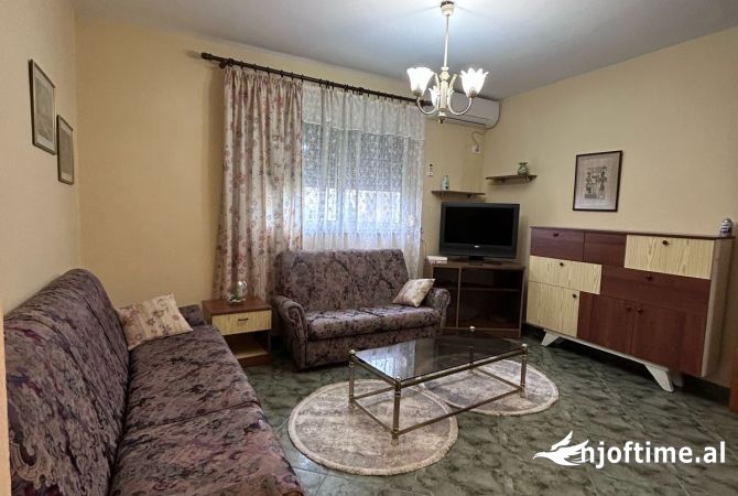 Shtepi me qera 2+1 ne Tirane - 550 Euro