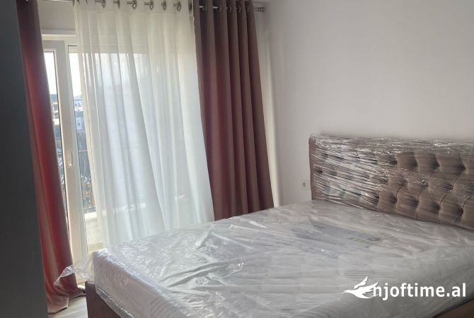 Shtepi me qera 3+1 ne Tirane - 1,200 Euro