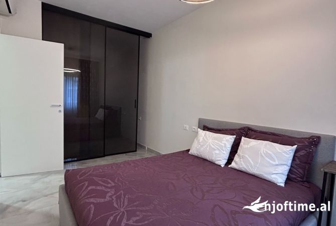 Shtepi me qera 1+1 ne Tirane - 900 Euro