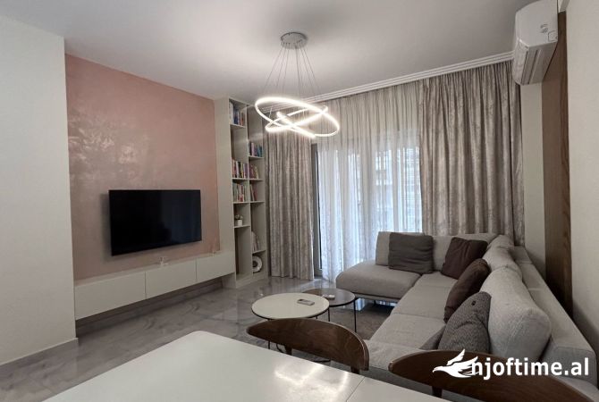 Shtepi me qera 1+1 ne Tirane - 900 Euro