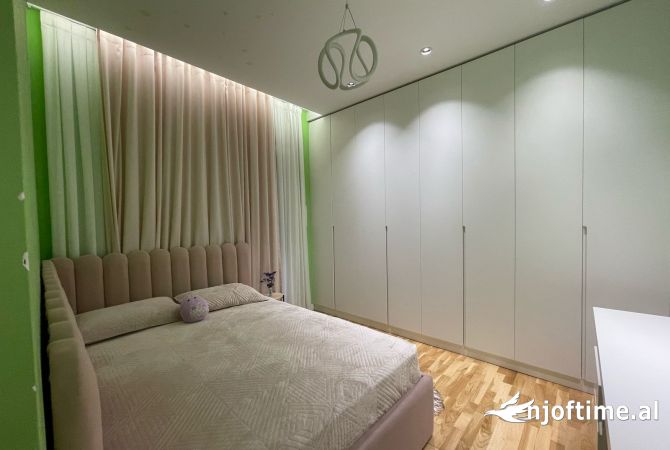 Shtepi ne shitje Apartament ne Tirane, 2+1, Mobilimi E mobiluar, Pagesa 249,000  Euro.