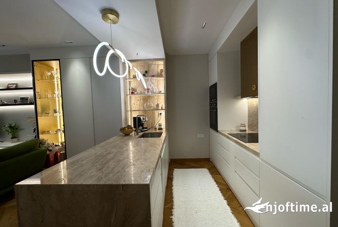 Shtepi ne shitje Apartament ne Tirane, 2+1, Mobilimi E mobiluar, Pagesa 395,000  Euro.