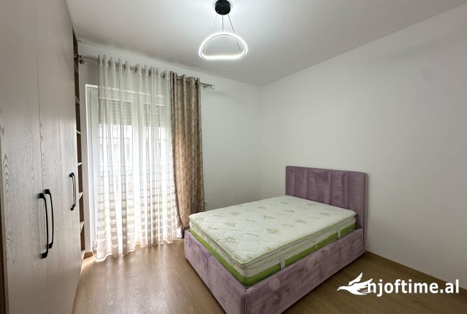 Shtepi me qera Apartament ne Tirane, 2+1, Mobilimi E mobiluar, Pagesa 1,000  Euro.