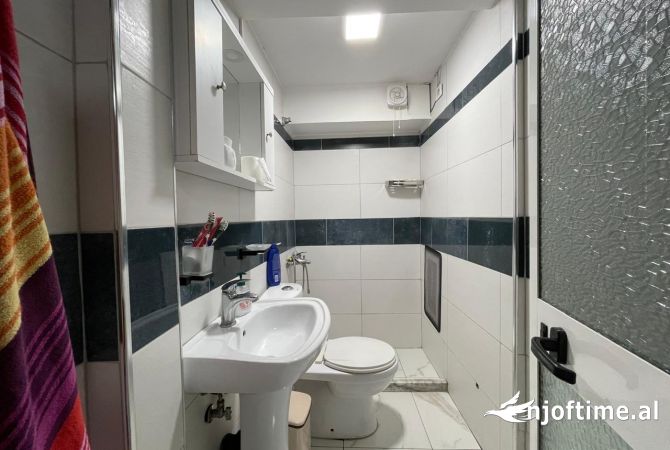 Shtepi me qera Apartament ne Tirane, 1+1, Mobilimi E mobiluar, Pagesa 400  Euro.