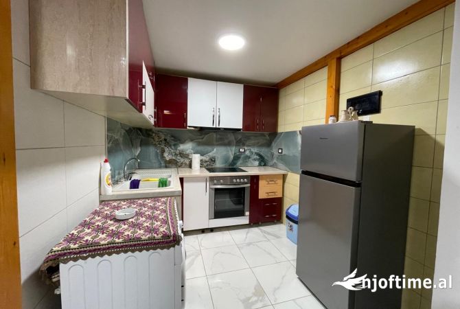 Shtepi me qera Apartament ne Tirane, 1+1, Mobilimi E mobiluar, Pagesa 400  Euro.