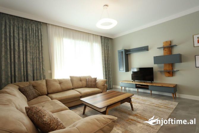 Shtepi me qera 2+1 ne Tirane - 1,400 Euro