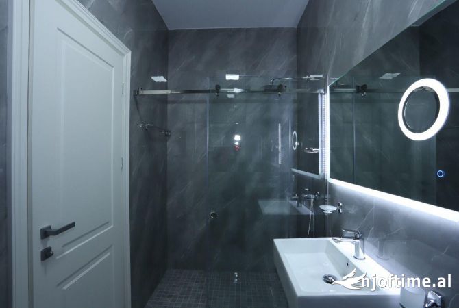 Shtepi me qera Apartament ne Tirane, 2+1, Mobilimi E mobiluar, Pagesa 1,400  Euro.