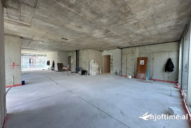 Ambient biznesi me qera 3+1 ne Tirane - 5,000 Euro