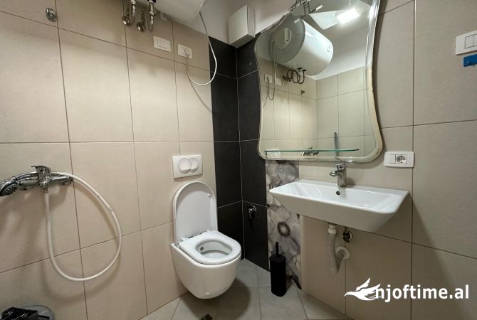 Shtepi me qera Apartament ne Tirane, 2+1, Mobilimi E mobiluar, Pagesa 900  Euro.