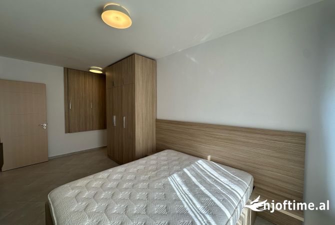 Shtepi me qera Apartament ne Tirane, 2+1, Mobilimi E mobiluar, Pagesa 900  Euro.