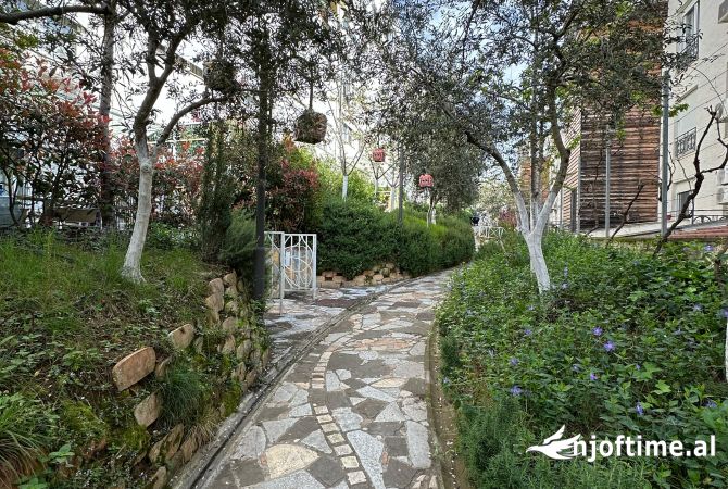 Shtepi me qera Apartament ne Tirane, 2+1, Mobilimi E mobiluar, Pagesa 900  Euro.