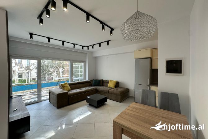 Shtepi me qera 2+1 ne Tirane - 900 Euro