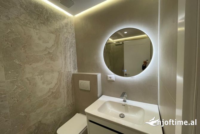 Shtepi ne shitje Apartament ne Tirane, 2+1, Mobilimi Bosh, pa mobiluar, Pagesa 237,000  Euro.