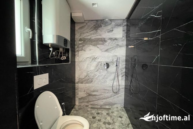 Shtepi me qera Apartament ne Tirane, 2+1, Mobilimi E mobiluar, Pagesa 1,300  Euro.